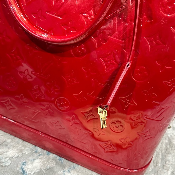 100% authentic LOUIS VUITTON ALMA LARGE LIKE NEW - Picture 9 of 11